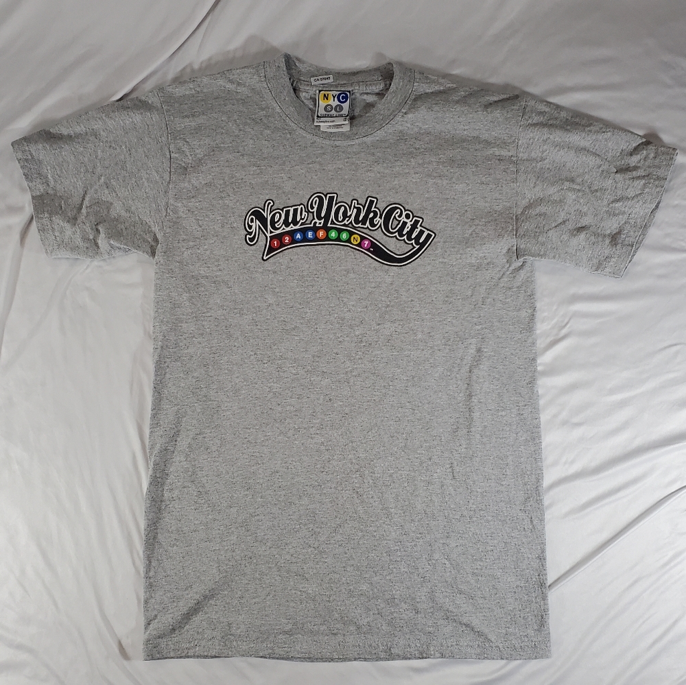 Mens NYC subway line t-shirt. Small